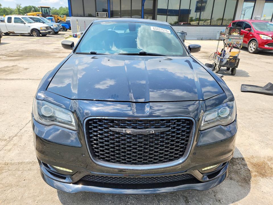 Photo 5 from auction – 2017 CHRYSLER 300 with VIN 2C3CCAGG3HH651311