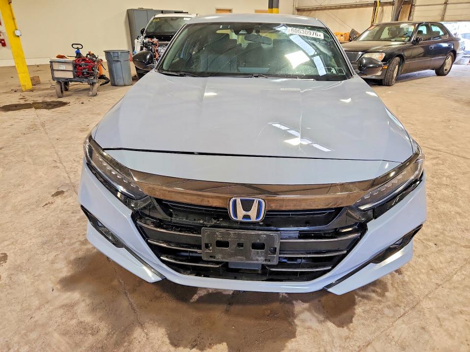 Снимка 5 от търг – 2022 HONDA ACCORD с VIN 1HGCV3F26NA012701