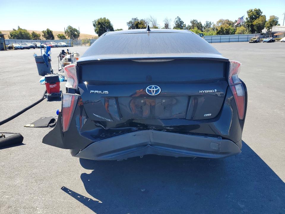 Photo 6 from auction – 2017 TOYOTA PRIUS with VIN JTDKARFU5H3039732