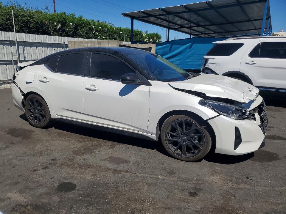 Photo 4 from auction – 2025 NISSAN SENTRA with VIN 3N1AB8DV6SY334872