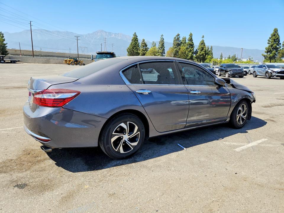 Photo 3 from auction – 2016 HONDA ACCORD with VIN 1HGCR2F39GA020835