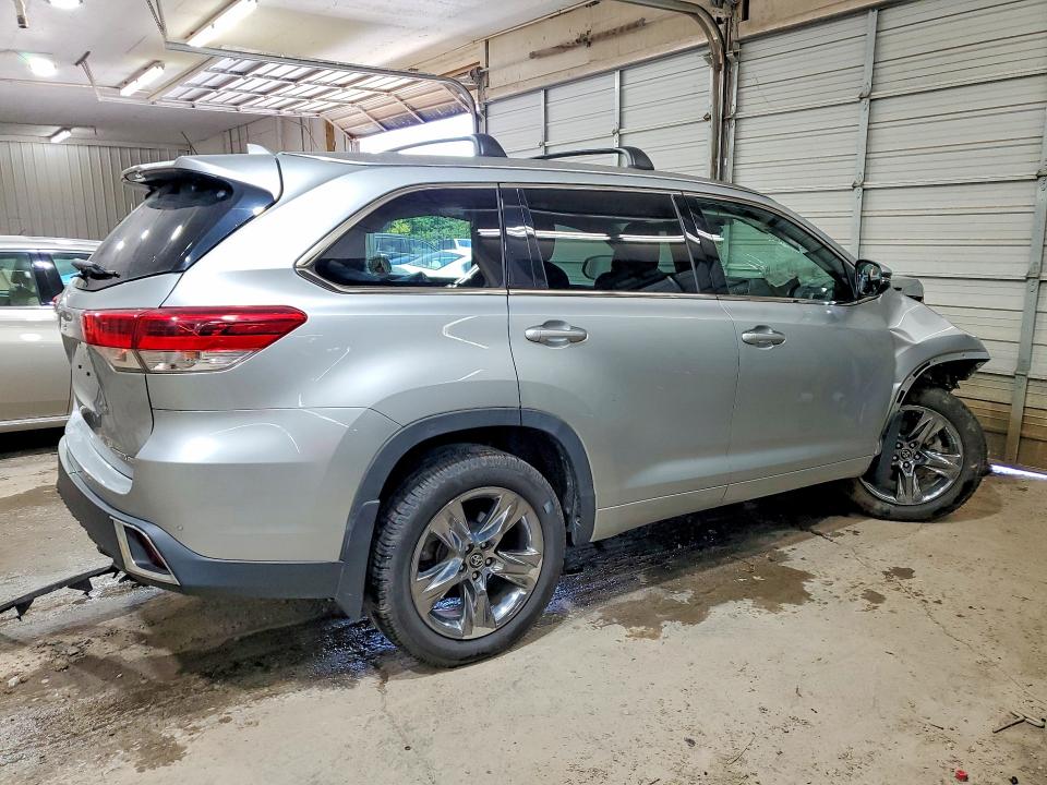 Photo 3 from auction – 2019 TOYOTA HIGHLANDER with VIN 5TDDZRFHXKS997033