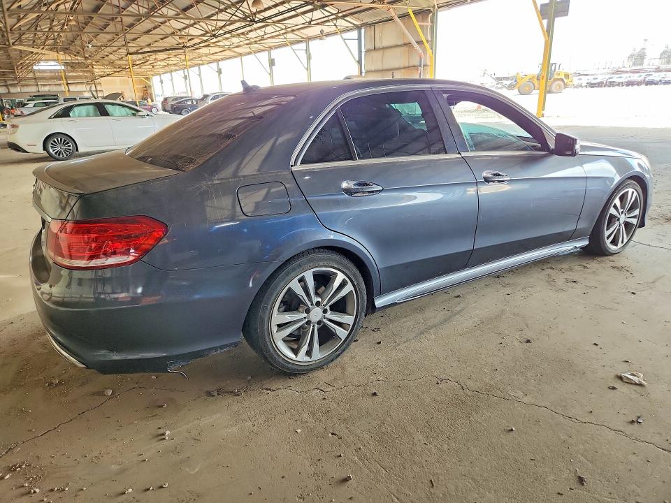Photo 3 from auction – 2015 MERCEDES-BENZ E with VIN WDDHF5KB1FB152532