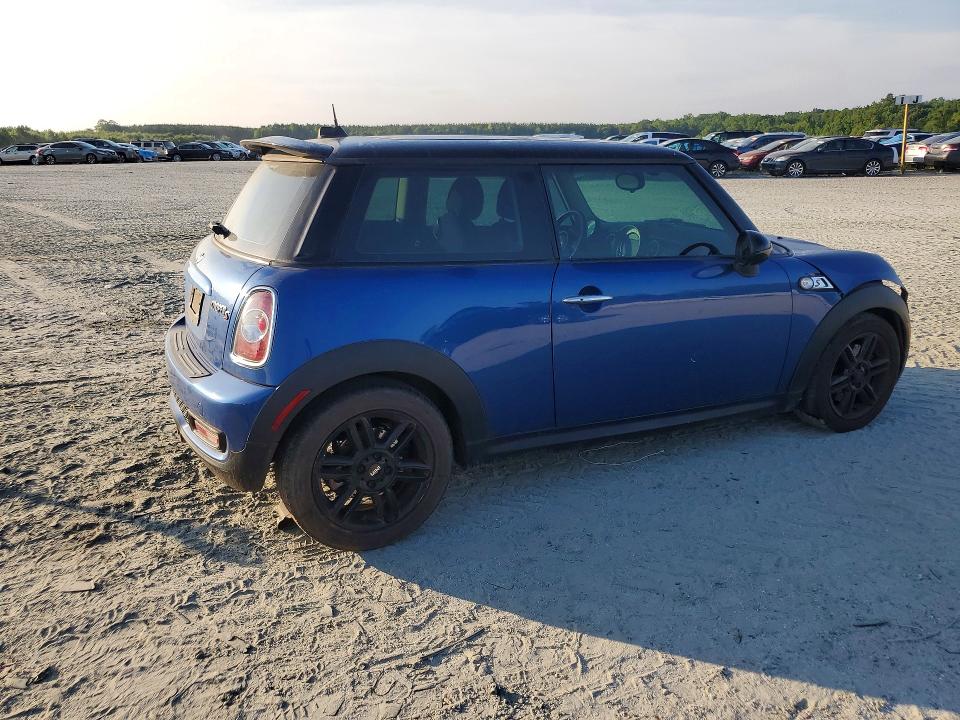 Photo 3 from auction – 2013 MINI COOPER with VIN WMWSV3C50DT390828
