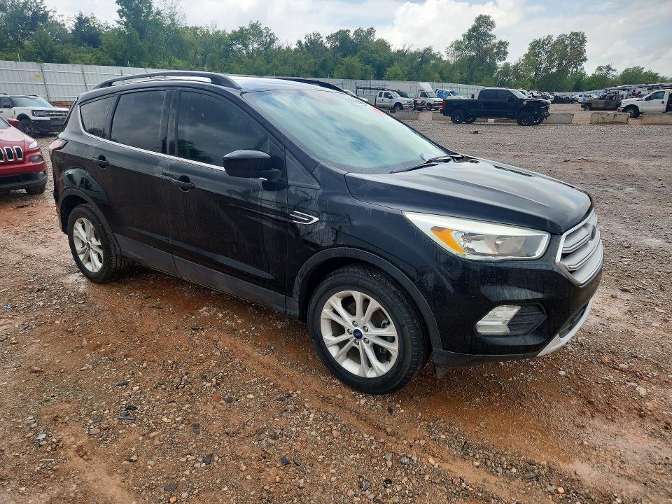 Photo 4 from auction – 2018 FORD ESCAPE with VIN 1FMCU0GD9JUA12325