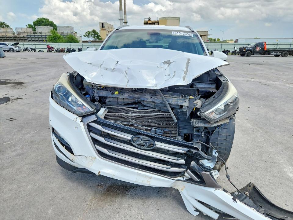 Photo 5 from auction – 2016 HYUNDAI TUCSON with VIN KM8J33A49GU192175