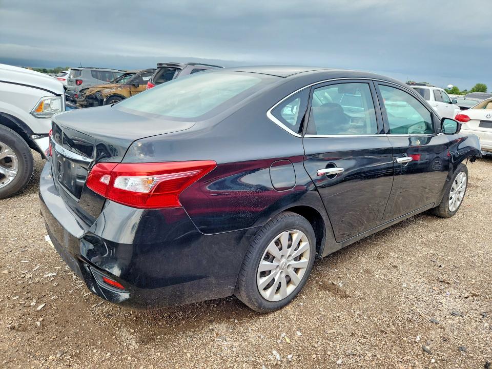 Photo 3 from auction – 2017 NISSAN SENTRA with VIN 3N1AB7AP5HY350179