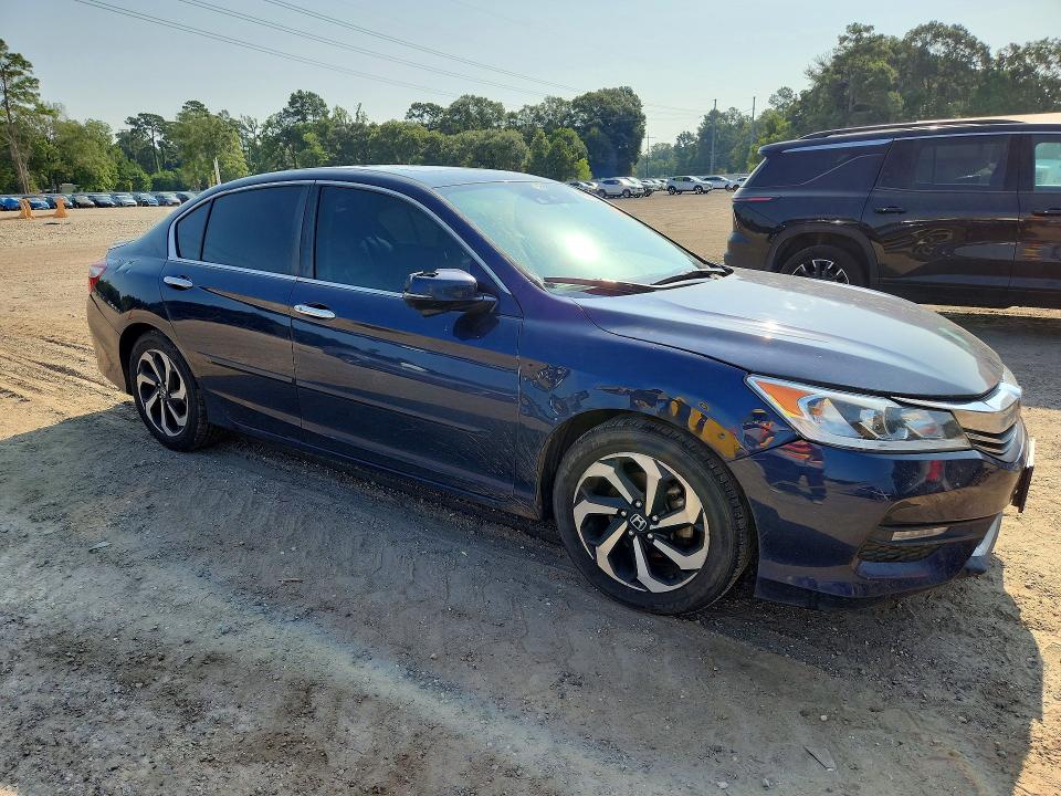 Photo 4 from auction – 2016 HONDA ACCORD with VIN 1HGCR2F93GA028451