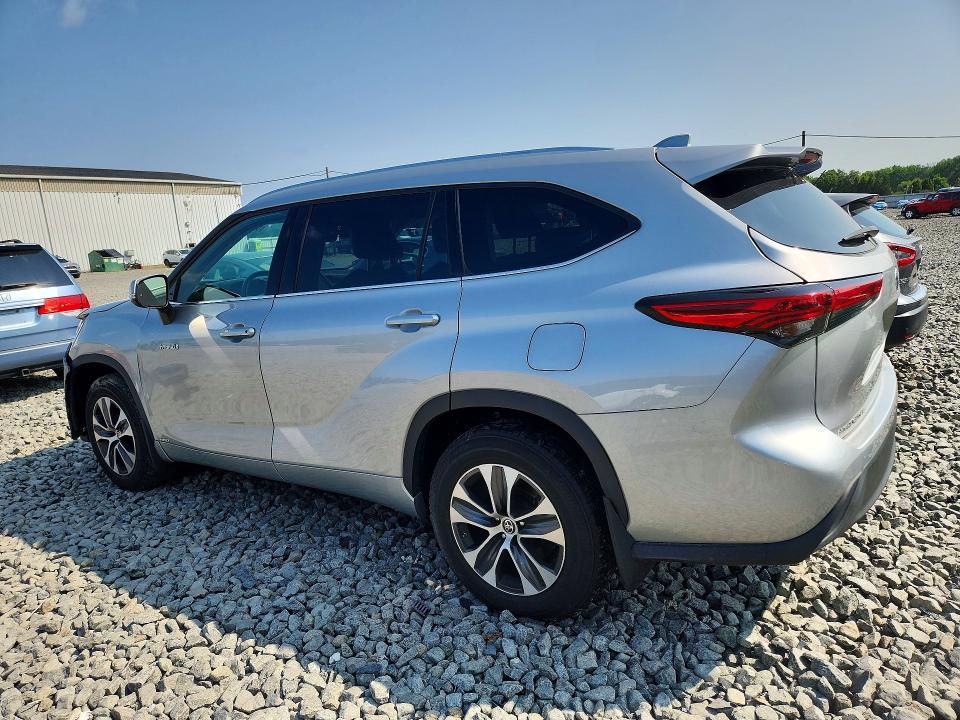 Photo 2 from auction – 2021 TOYOTA HIGHLANDER with VIN 5TDGBRCHXMS535659