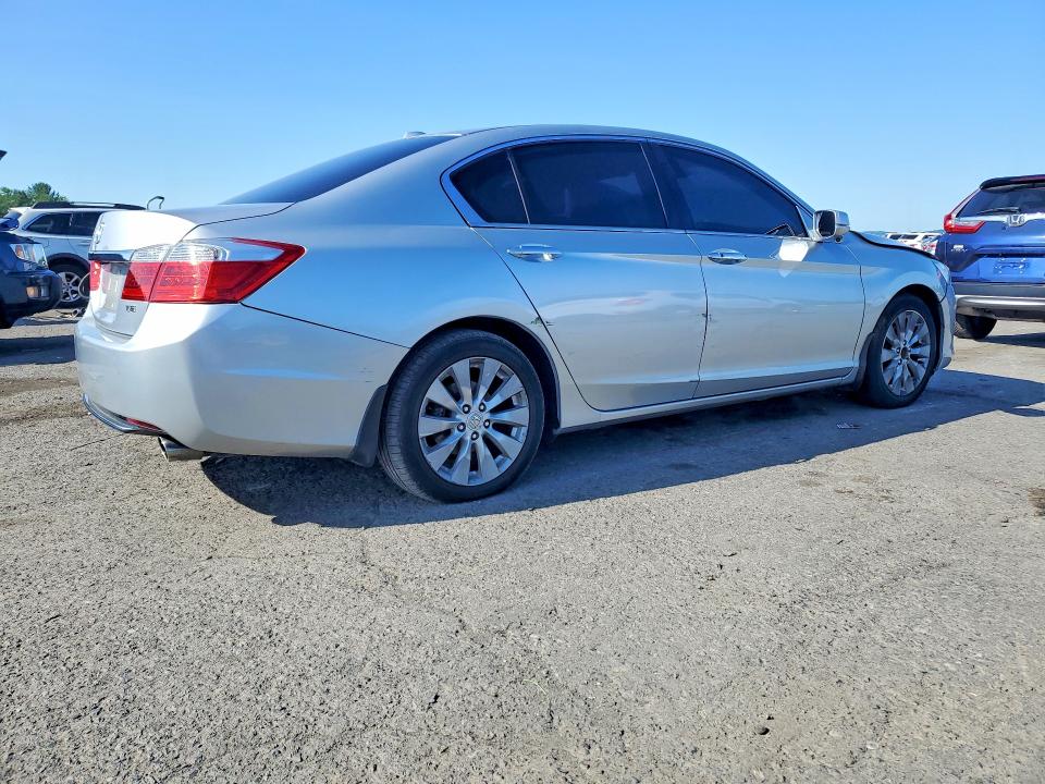 Photo 3 from auction – 2013 HONDA ACCORD with VIN 1HGCR3F84DA038866