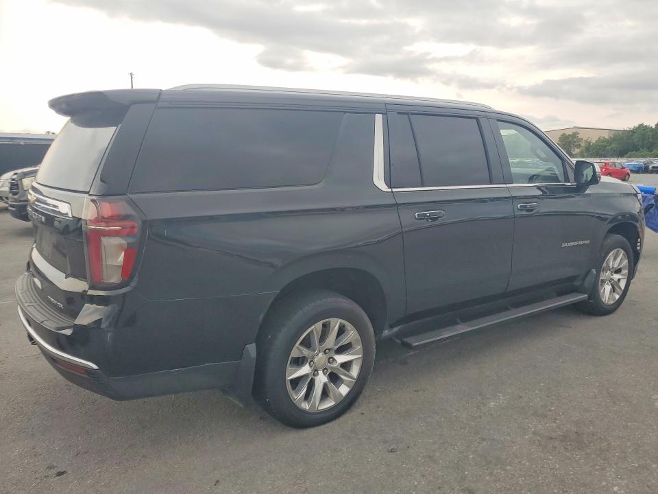 Photo 3 from auction – 2023 CHEVROLET SUBURBAN with VIN 1GNSCFKT2PR101256