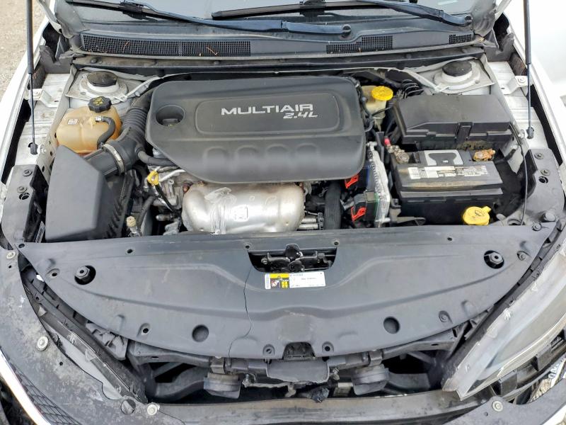 Photo 11 from auction – 2015 CHRYSLER 200 with VIN 1C3CCCAB0FN702048