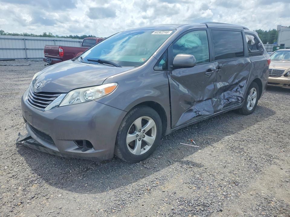 2017 TOYOTA SIENNA - Търг №60362246