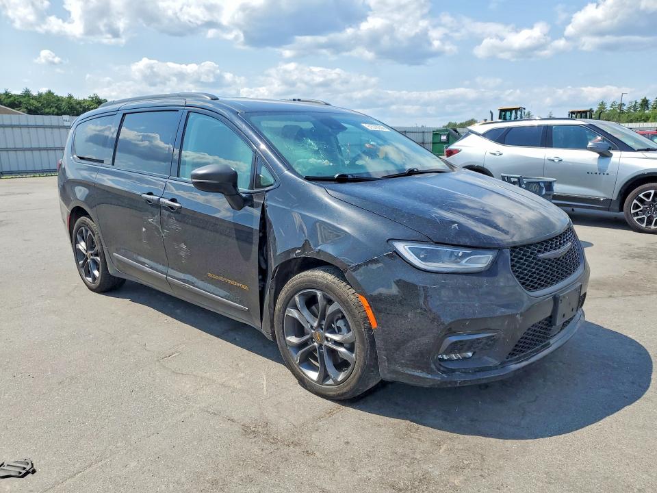 Photo 4 from auction – 2024 CHRYSLER PACIFICA with VIN 2C4RC3BG8RR175027