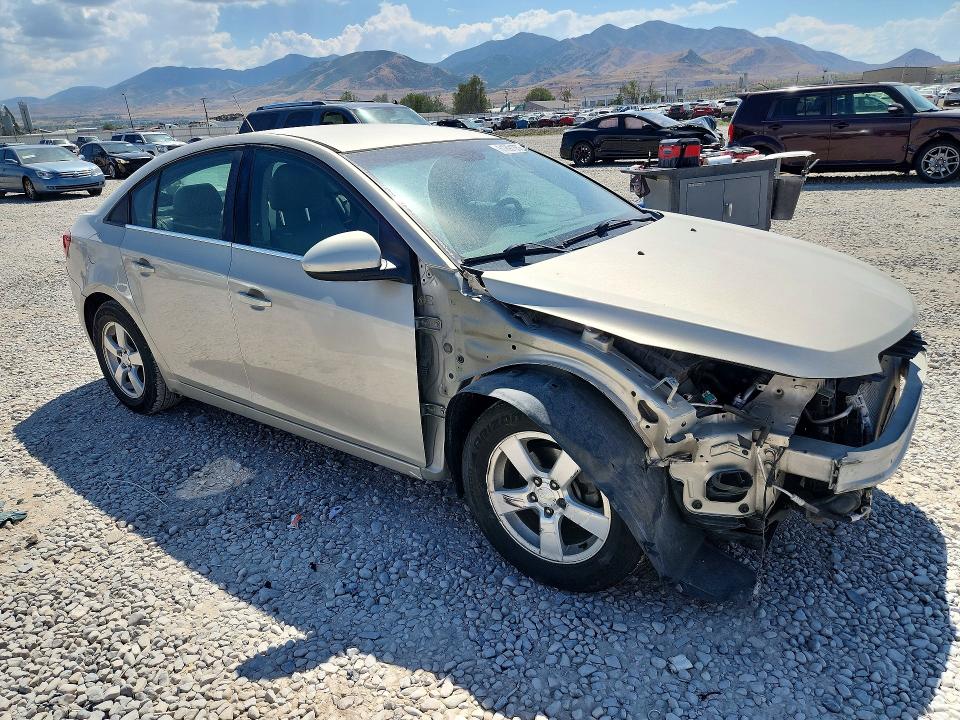 Photo 4 from auction – 2014 CHEVROLET CRUZE with VIN 1G1PC5SB7E7239862