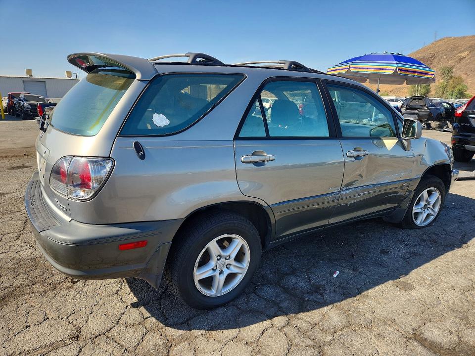Photo 3 from auction – 2001 LEXUS RX with VIN JTJHF10U510202535
