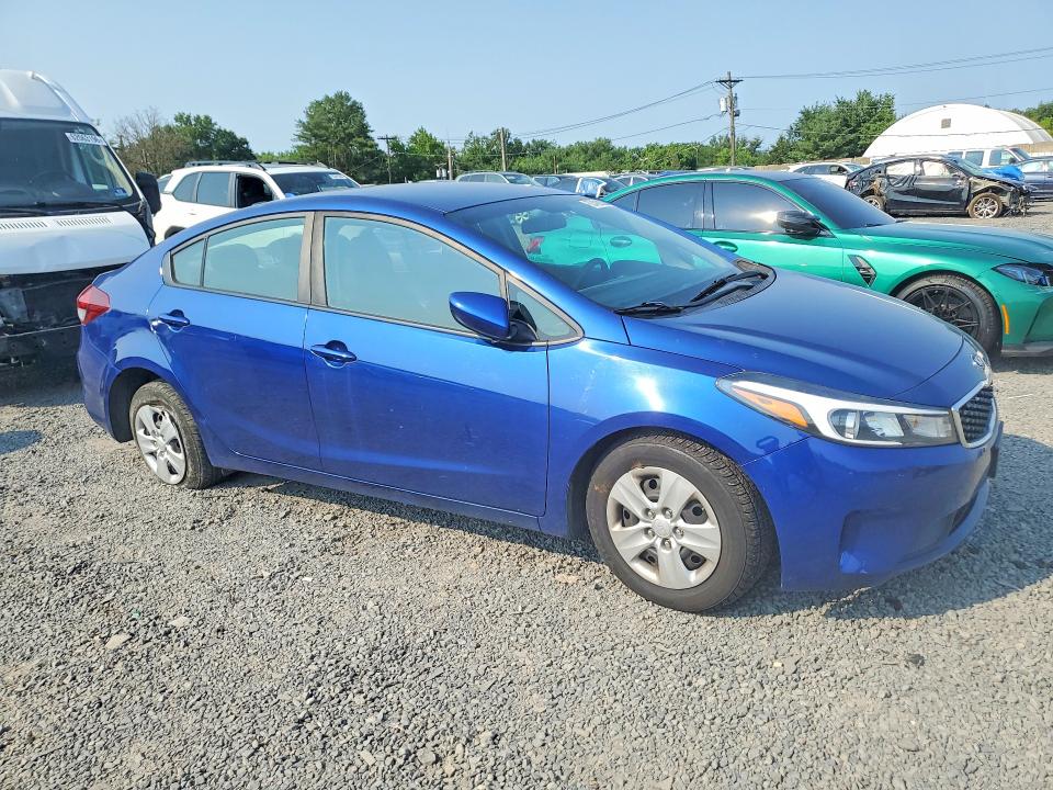 Фото 4 с аукциона – 2017 KIA FORTE с VIN 3KPFK4A79HE139117