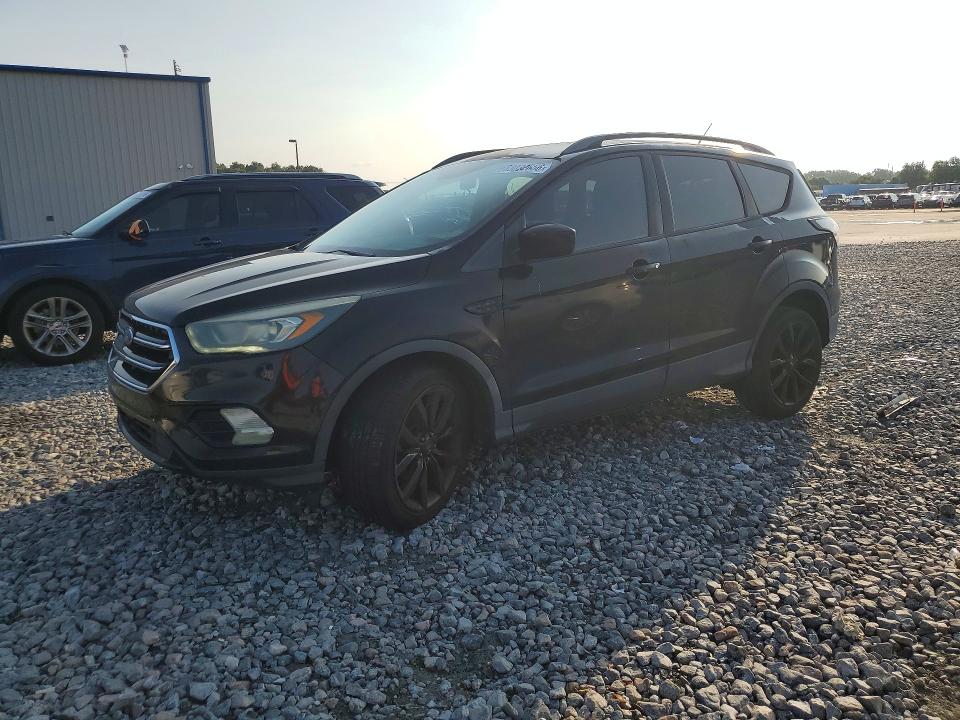 FORD ESCAPE 2017 with VIN 1FMCU0GD7HUD16036 - Photo from auction
