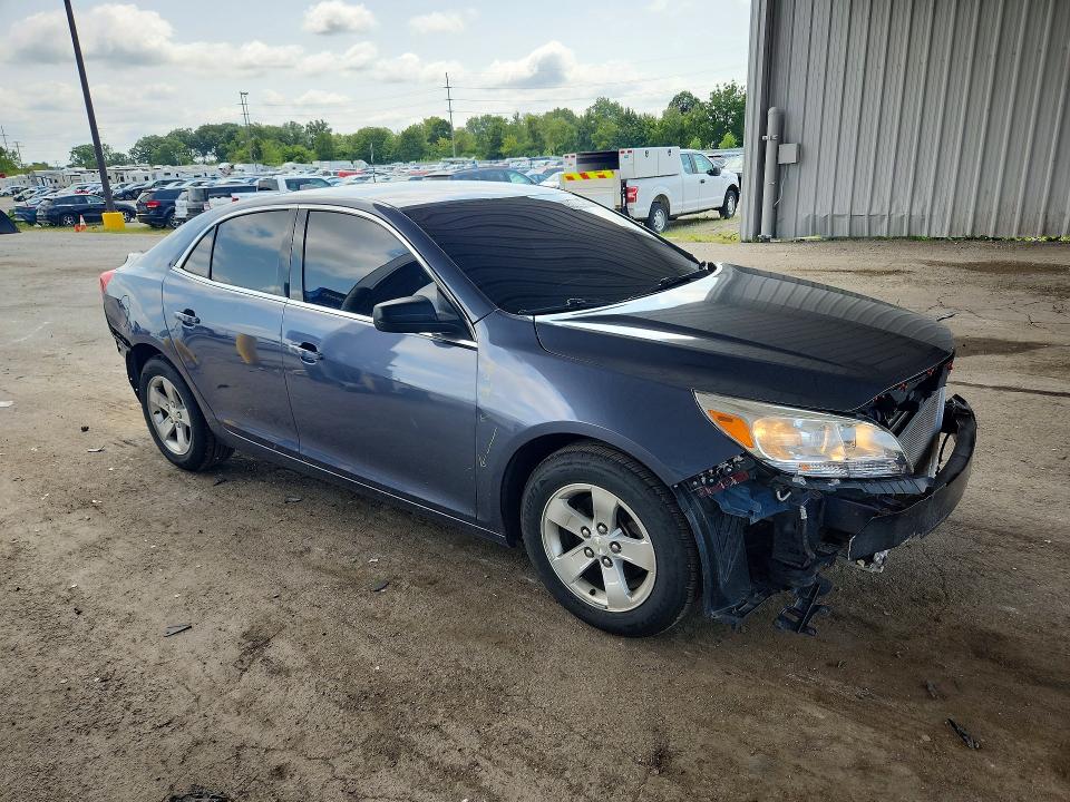 Photo 4 from auction – 2015 CHEVROLET MALIBU with VIN 1G11C5SL5FF223357