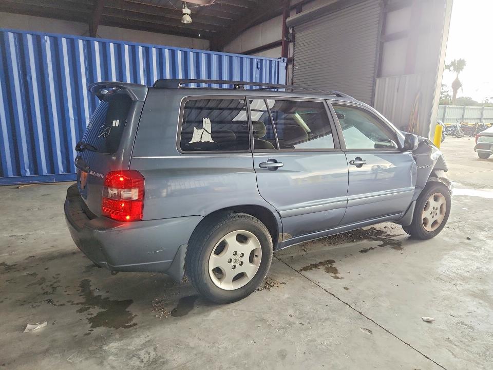 Photo 3 from auction – 2005 TOYOTA HIGHLANDER with VIN JTEDP21A650051893