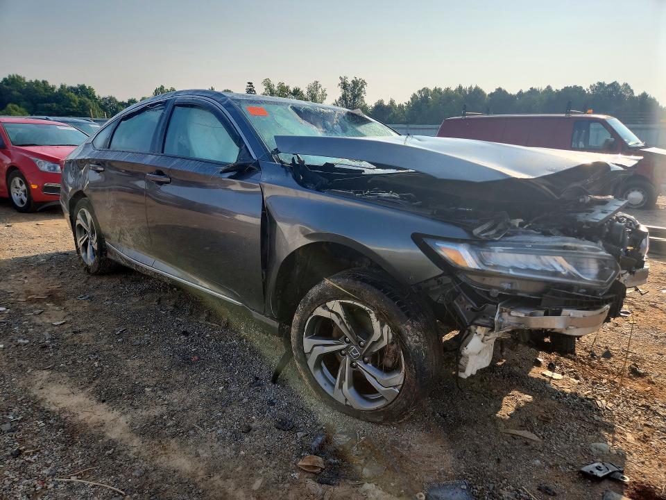 Photo 4 from auction – 2018 HONDA ACCORD with VIN 1HGCV1F58JA090910