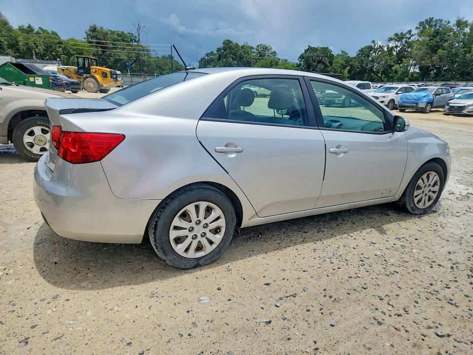 Photo 3 from auction – 2013 KIA FORTE with VIN KNAFU4A25D5695202