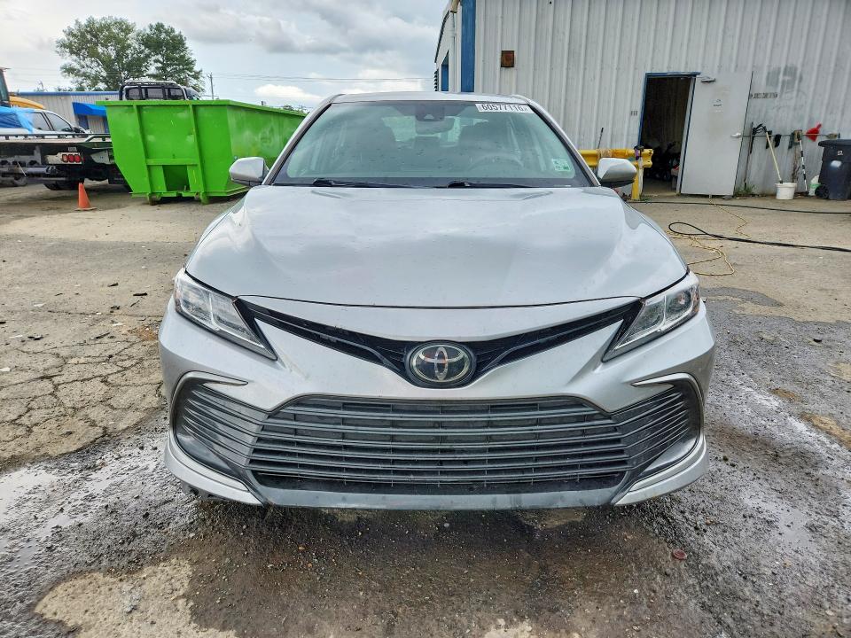 Photo 5 from auction – 2023 TOYOTA CAMRY with VIN 4T1C11AK5PU079762