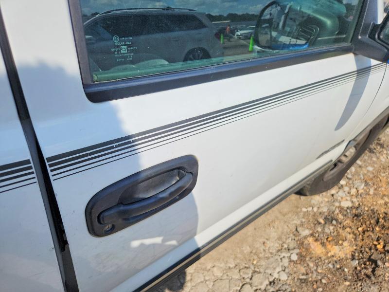 Photo 10 from auction – 1999 CHEVROLET SILVERADO with VIN 1GCEC19T2XZ146714
