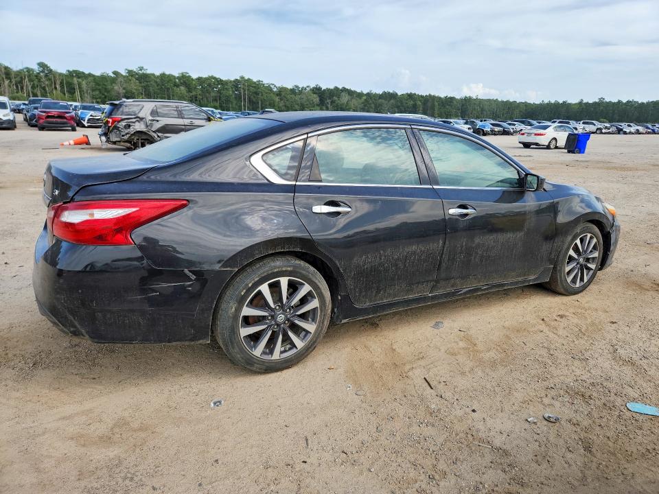 Photo 3 from auction – 2017 NISSAN ALTIMA with VIN 1N4AL3AP1HC155598