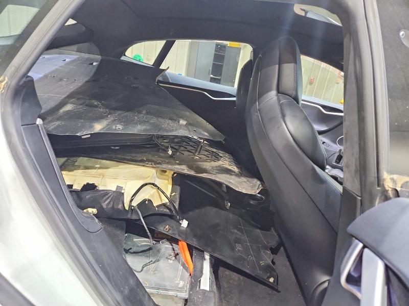 Photo 10 from auction – 2017 TESLA MODEL S with VIN 5YJSA1E26HF217023