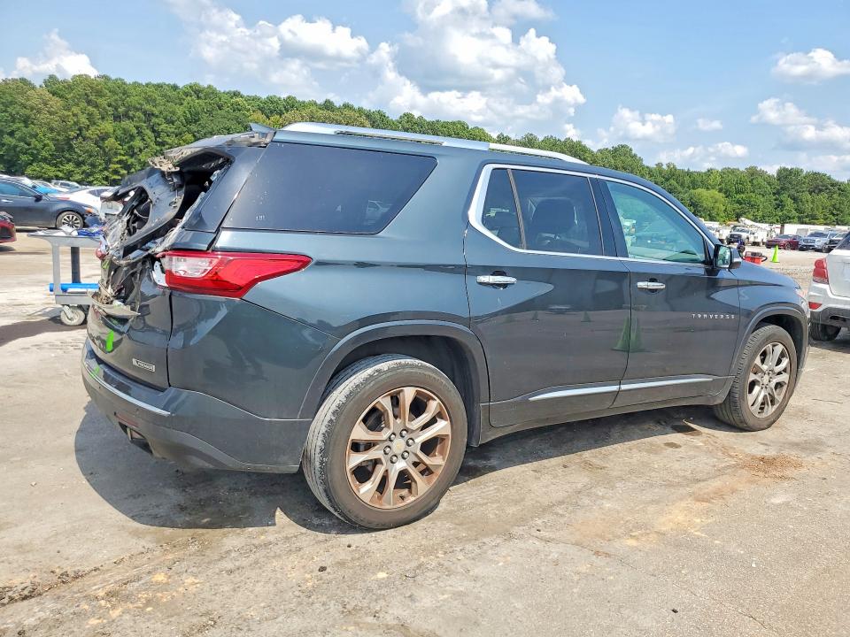 Photo 3 from auction – 2018 CHEVROLET TRAVERSE with VIN 1GNERKKW3JJ228537