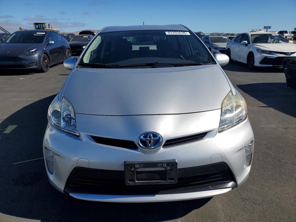 Photo 5 from auction – 2014 TOYOTA PRIUS with VIN JTDKN3DUXE1781345