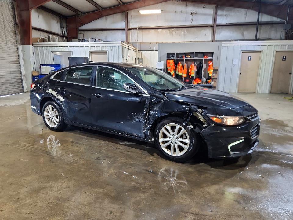 Photo 4 from auction – 2018 CHEVROLET MALIBU with VIN 1G1ZD5ST3JF266197