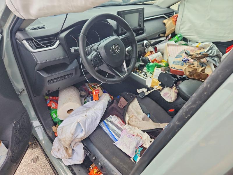 Photo 8 from auction – 2022 TOYOTA RAV4 with VIN 4T3RWRFV9NU053957