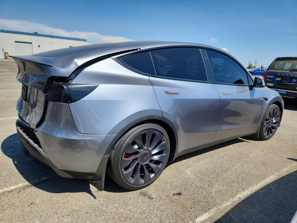 Photo 3 from auction – 2024 TESLA MODEL Y with VIN 7SAYGDEF9RA296461