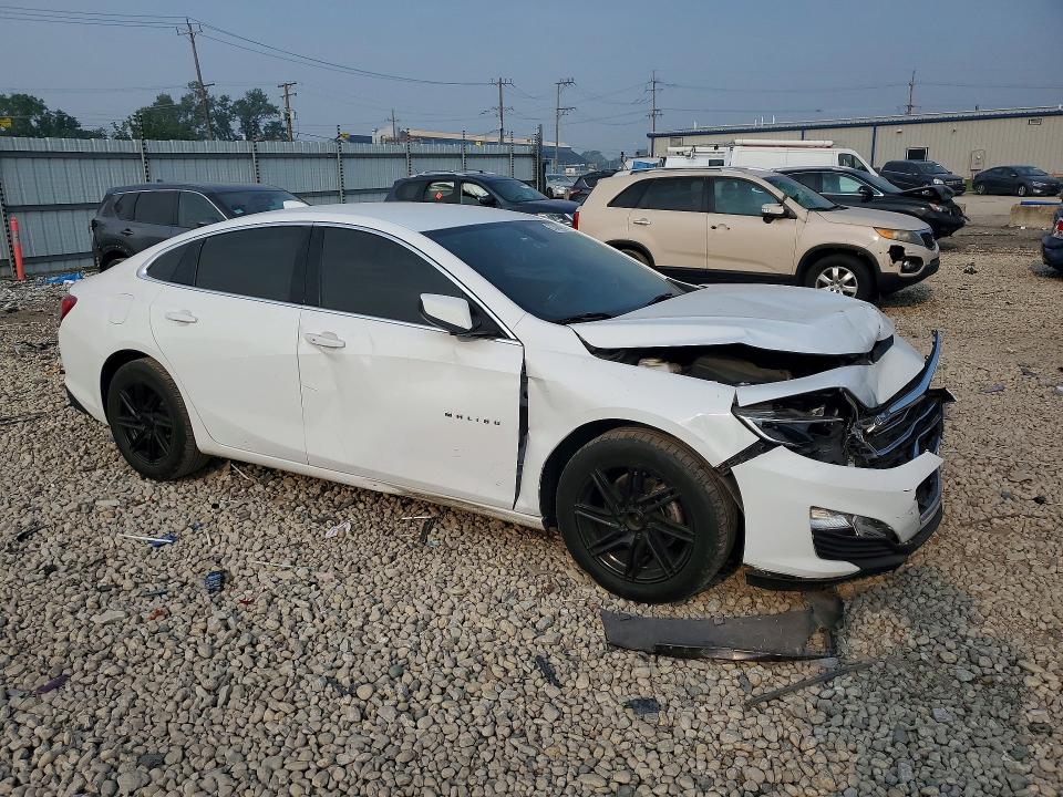 Photo 4 from auction – 2020 CHEVROLET MALIBU with VIN 1G1ZD5STXLF029418