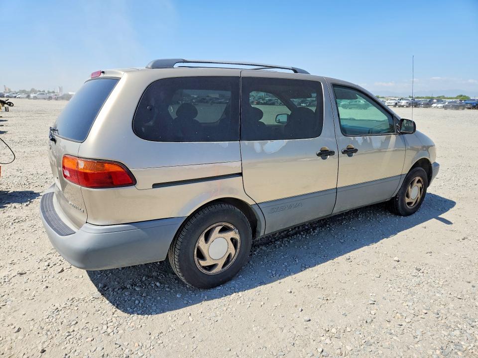 Photo 3 from auction – 2000 TOYOTA SIENNA with VIN 4T3ZF13C0YU259001