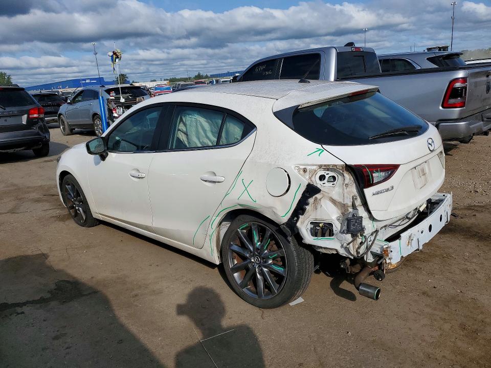 Photo 2 from auction – 2018 MAZDA 3 with VIN 3MZBN1L33JM192905