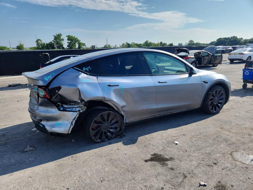 Photo 3 from auction – 2024 TESLA MODEL Y with VIN 7SAYGDEF0RA301238