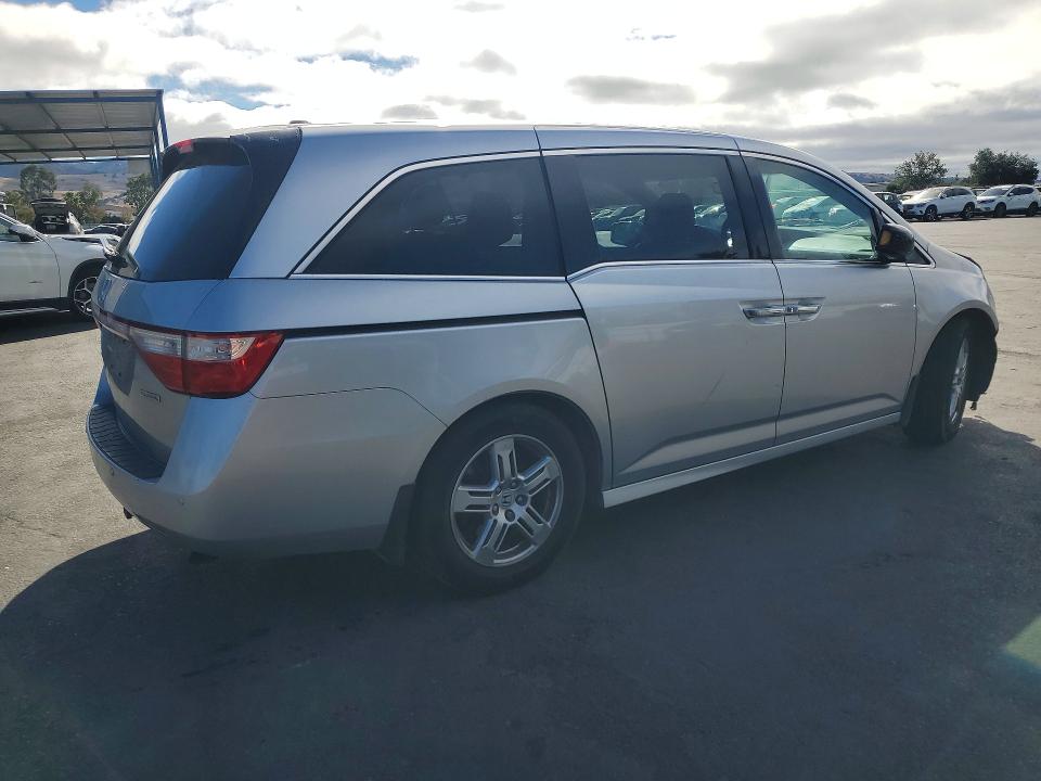 Photo 3 from auction – 2011 HONDA ODYSSEY with VIN 5FNRL5H97BB087558