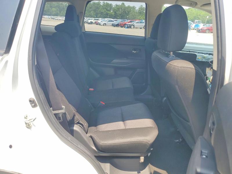 Photo 10 from auction – 2017 MITSUBISHI OUTLANDER with VIN JA4AZ3A35HZ070700