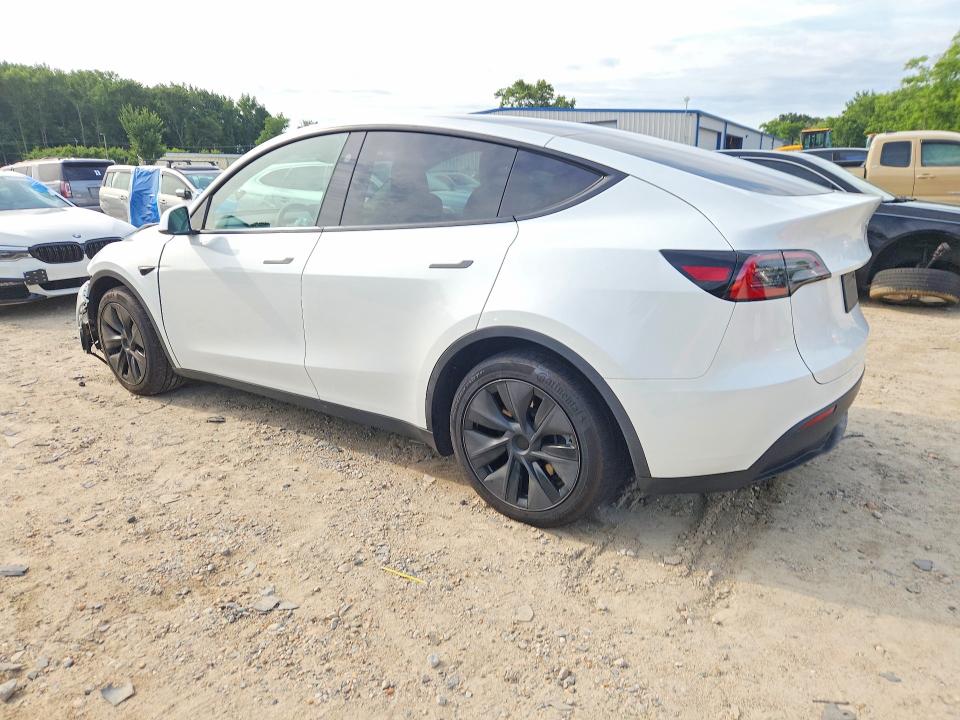Photo 2 from auction – 2025 TESLA MODEL Y with VIN 7SAYGAEE4SF287973