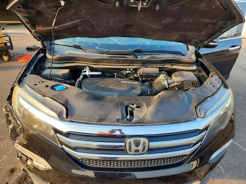 Photo 12 from auction – 2017 HONDA PILOT with VIN 5FNYF6H93HB024328