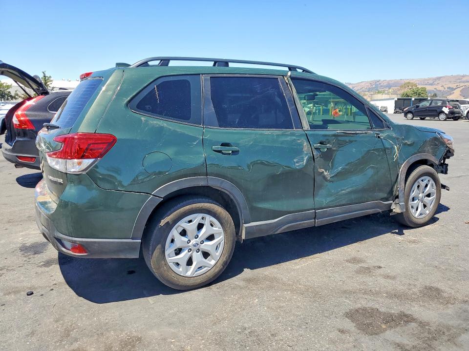 Photo 3 from auction – 2022 SUBARU FORESTER with VIN JF2SKACC9NH403645
