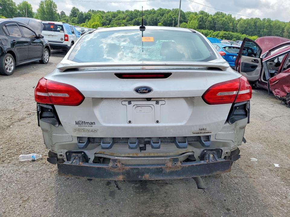 Photo 6 from auction – 2015 FORD FOCUS with VIN 1FADP3F24FL279604