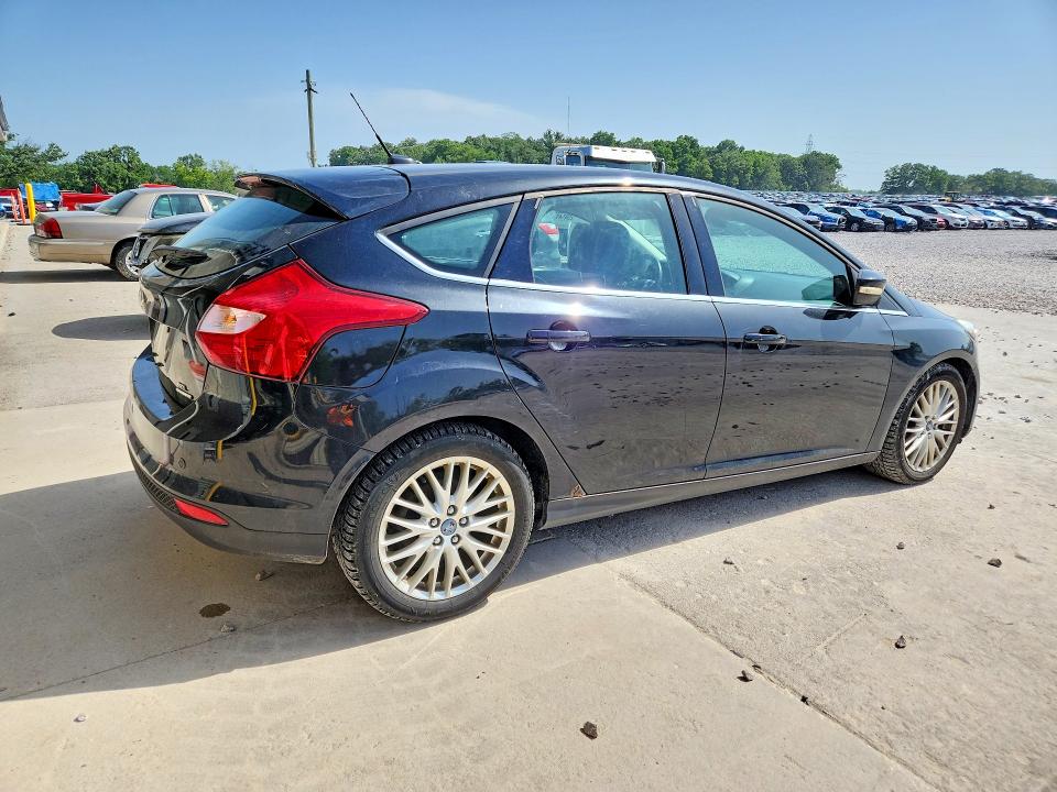 Photo 3 from auction – 2012 FORD FOCUS with VIN 1FAHP3M29CL473884