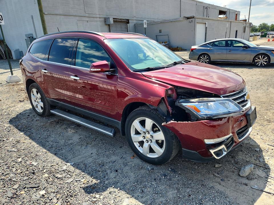 Photo 4 from auction – 2017 CHEVROLET TRAVERSE with VIN 1GNKVGKD1HJ226726