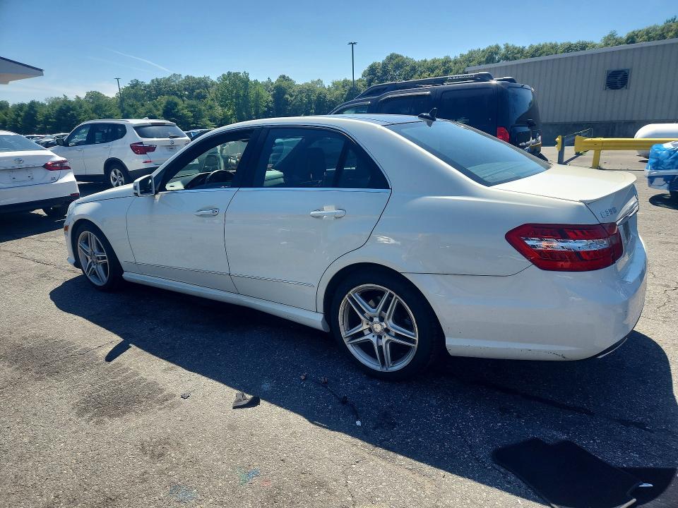 Снимка 2 от търг – 2011 MERCEDES-BENZ E с VIN WDDHF8HB5BA395589