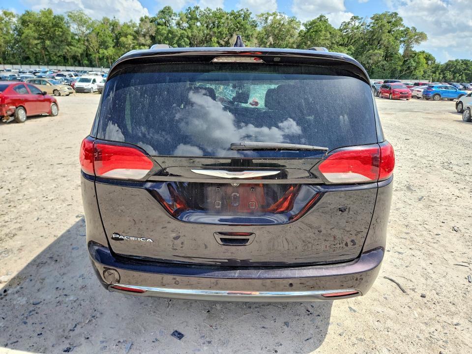 Photo 6 from auction – 2017 CHRYSLER PACIFICA with VIN 2C4RC1EG5HR525583