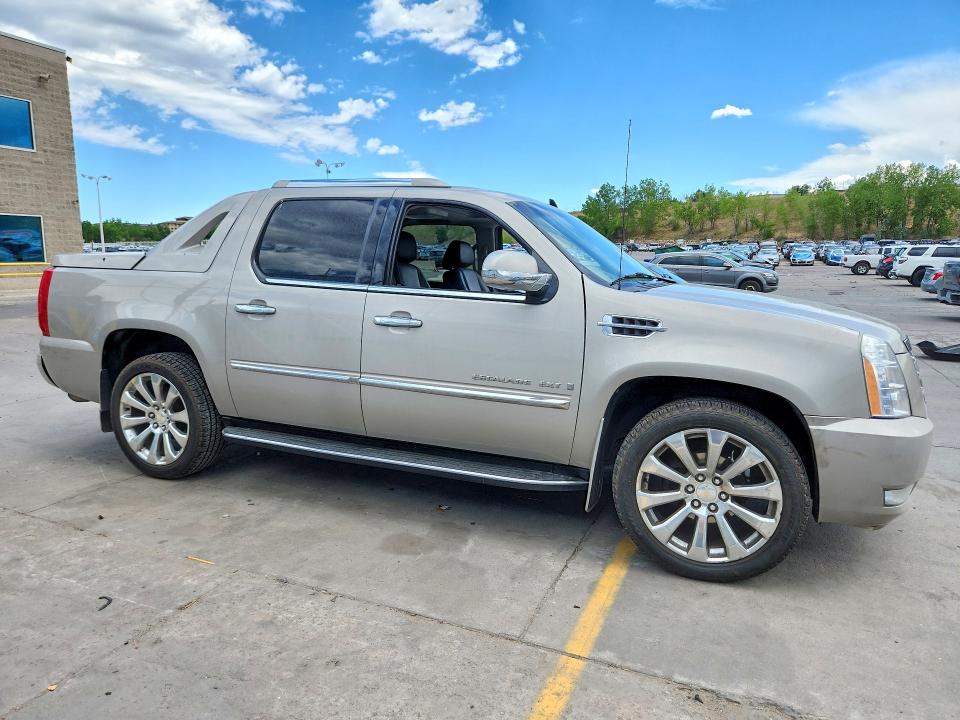Photo 4 from auction – 2009 CADILLAC ESCALADE with VIN 3GYFK22269G213696
